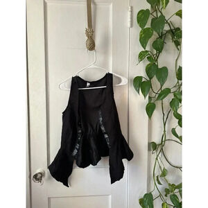 Women’s size small party city brand black vest